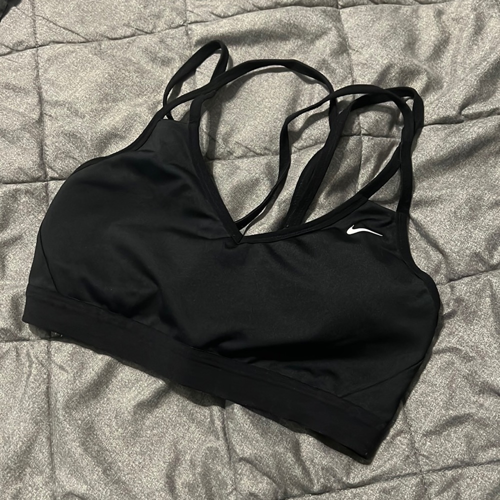 Nile sports bra size M